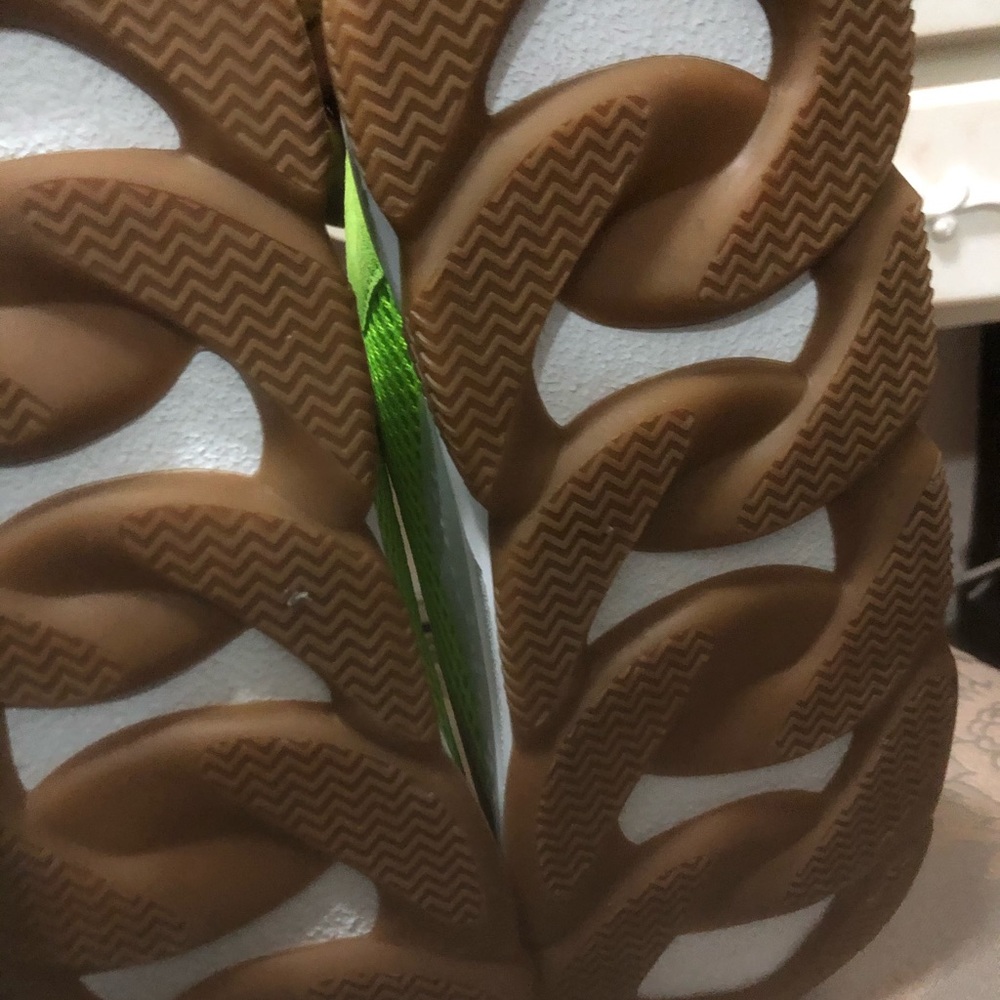 Lime green, black & white Versace chain reaction - Picture 3 of 4